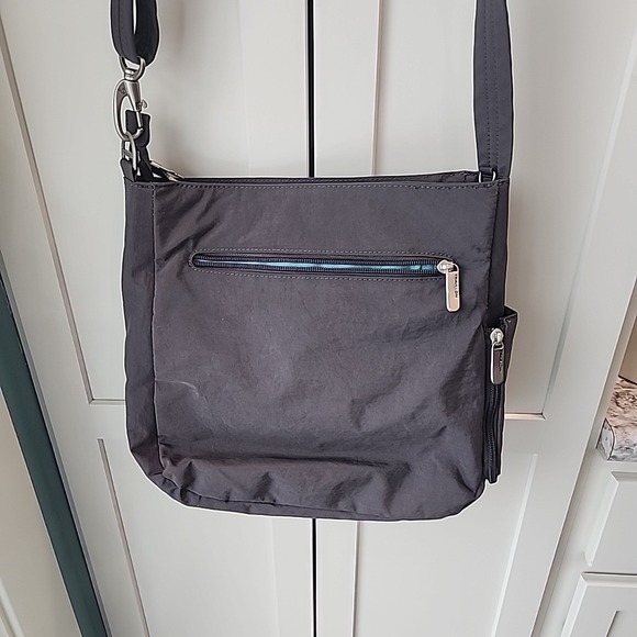 Travelon Anti-Theft Security Quilted Nylon Crossbody Bag Gray/Teal Interior - Picture 6 of 8